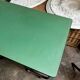 Bureau en métal noir et vinyle vert