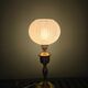 Ancienne lampe à pétrole électrifiée et modernisée - globe strié