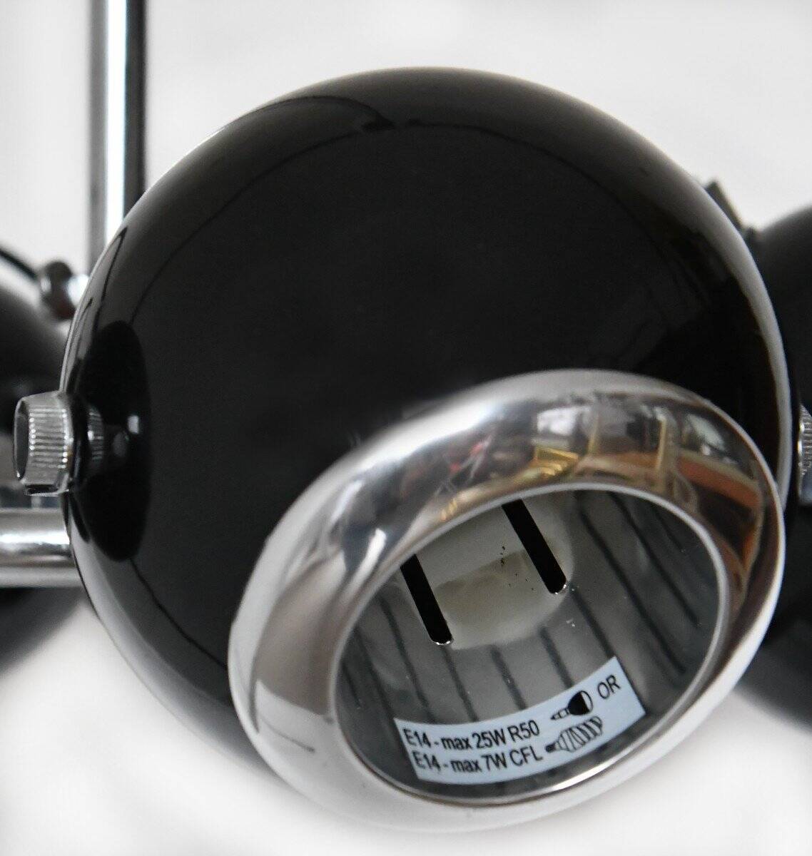 Lustre Eyeball in the style of the 1970s.