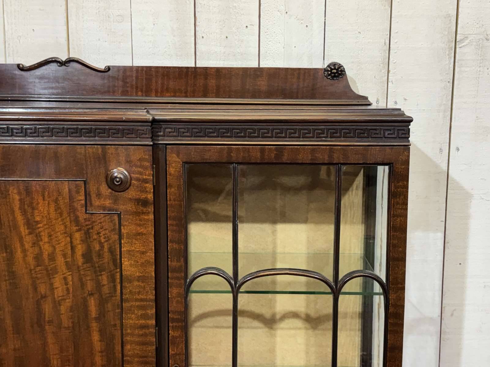 Vitrine Anglaise Chippendale 3 portes début XXème en acajou