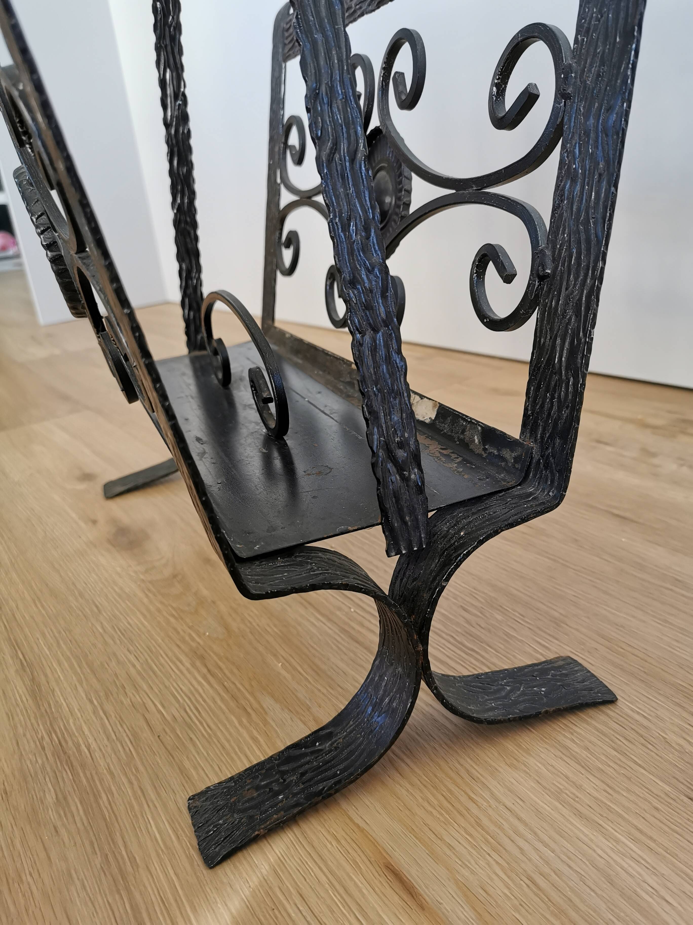 Porte-revues vintage en fonte