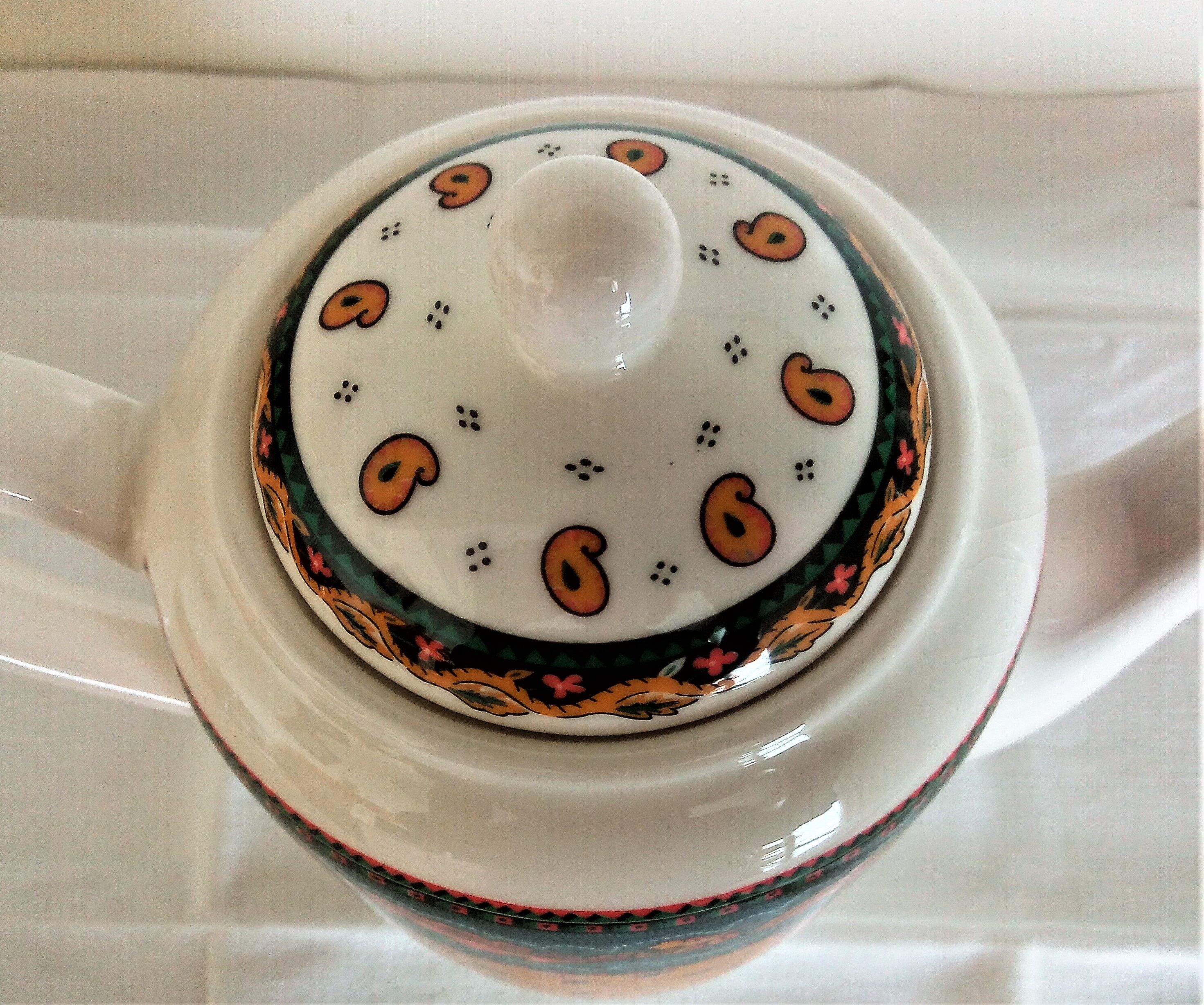 Service à café décoré par Geneviève Lethu, modèle Carpentras 1994