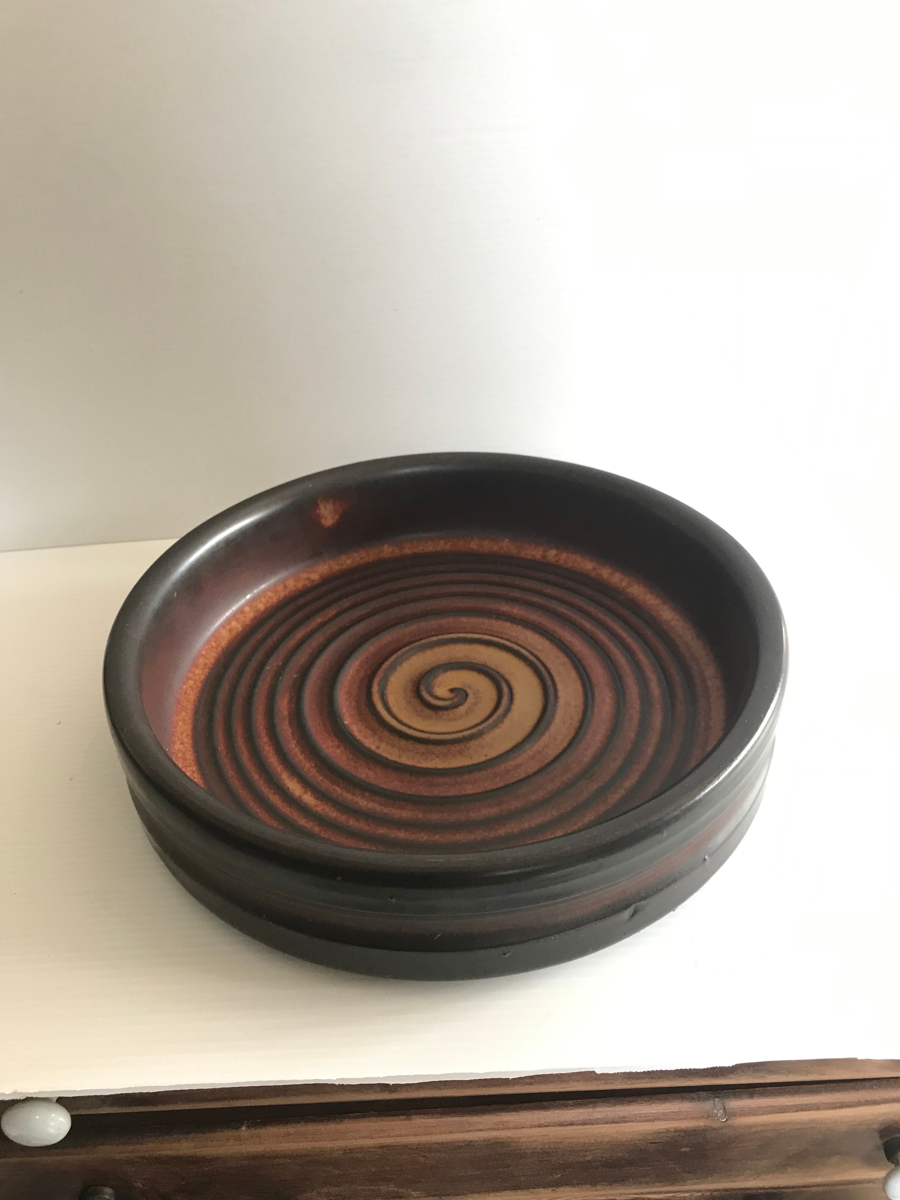 Vintage sandstone pocket empty