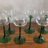 6 stemmed glasses with grape cluster decor