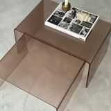 Pull out tables in plexiglas