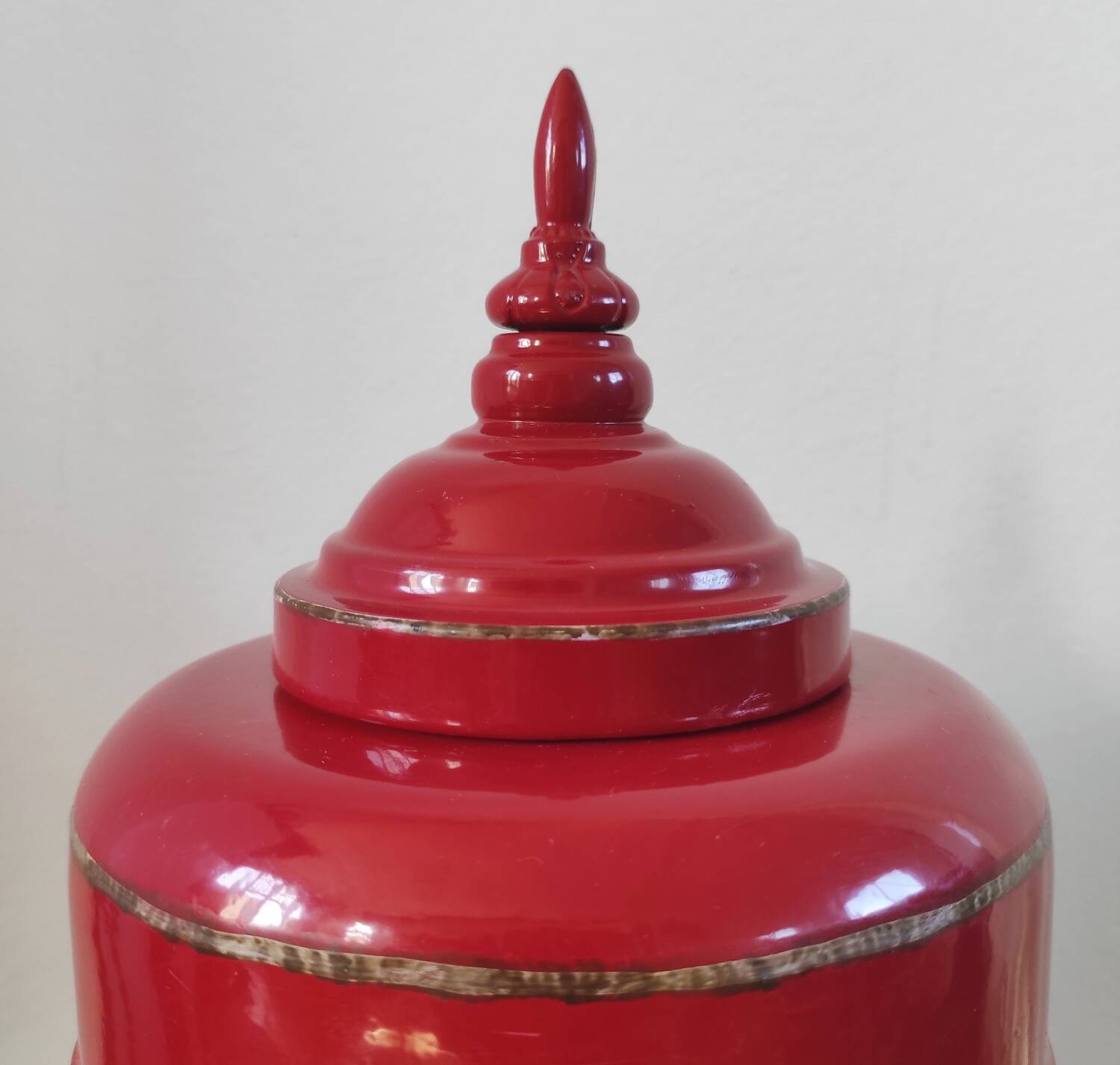 Large decorative red lacquered metal teapot - Vintage Asian style