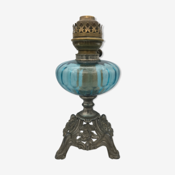 Lampe à pétrole pied régule de style baroque bol en verre bleu