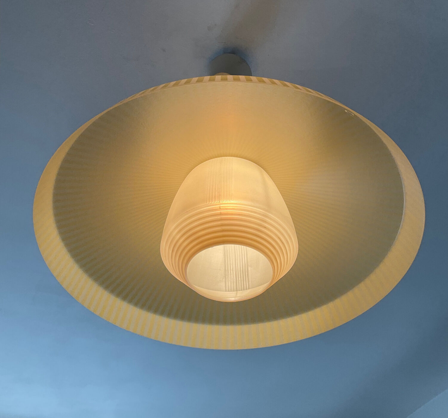 Saucer pendant light from the 60s and 70s