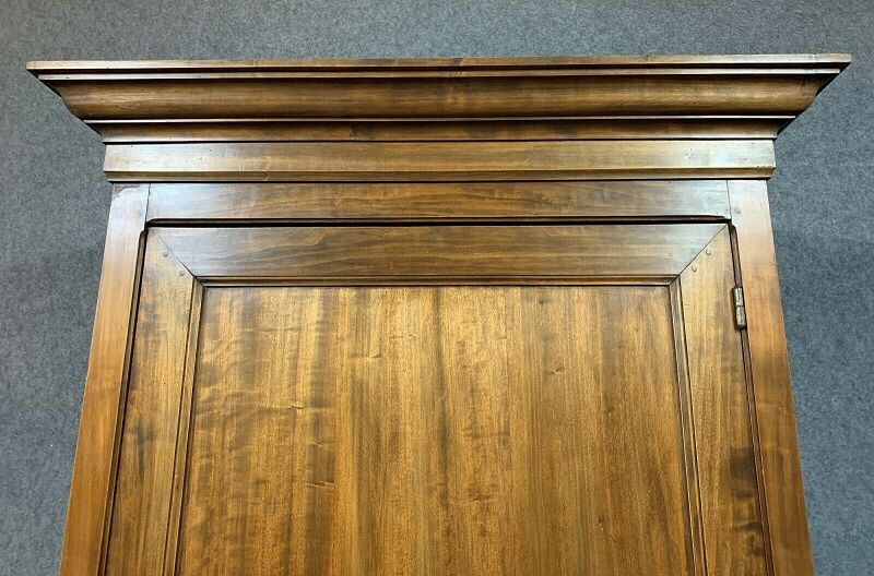 Louis Philippe period bonnetière in poplar around 1830