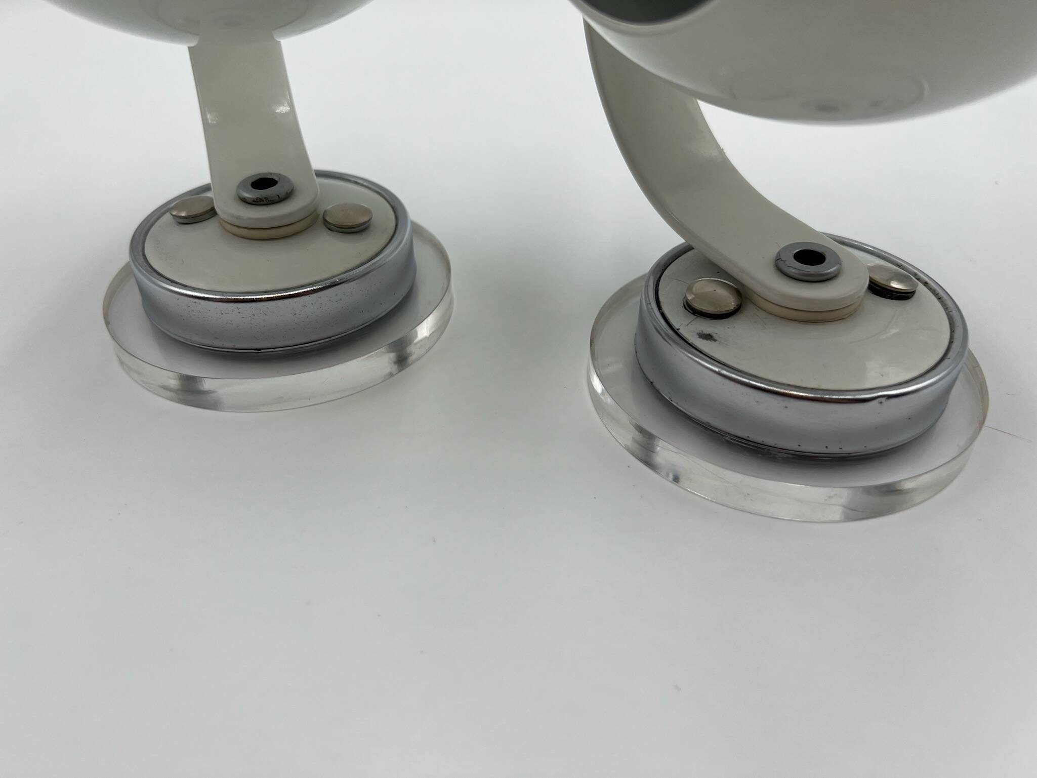 Ensemble de lampes eyeball en métal et plexiglas space age années 70