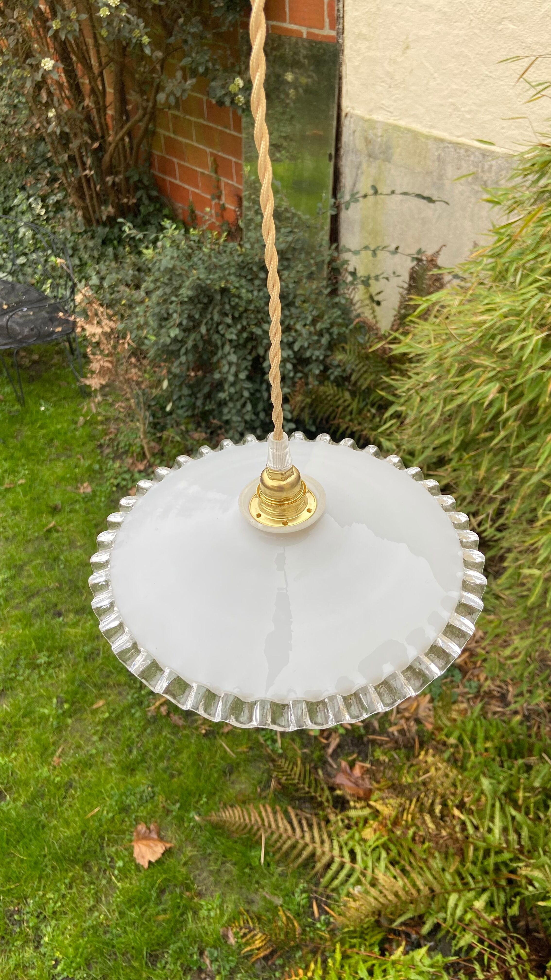 Vintage pendant lamp in serrated white opaline