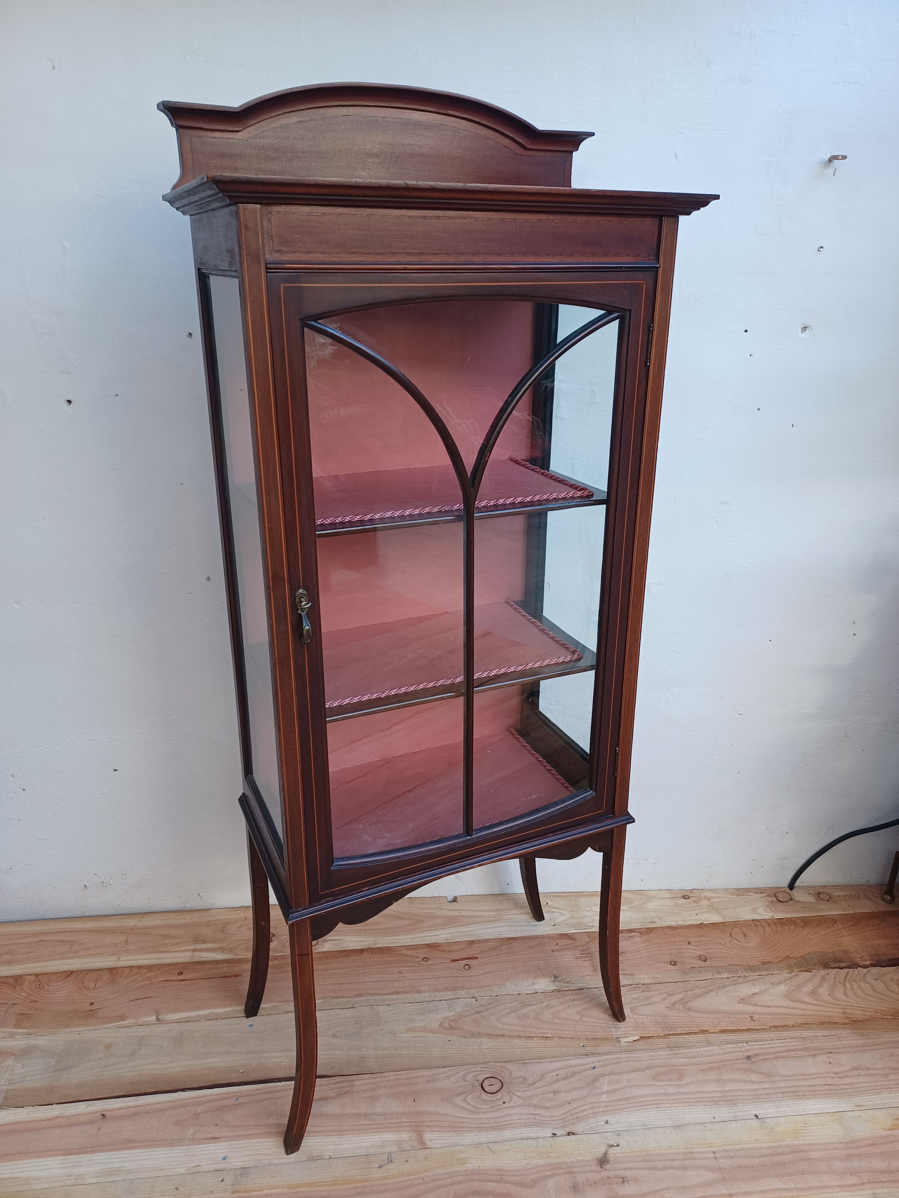 English showcase, late 19th