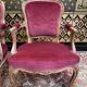 Paire de fauteuils cabriolet de style Louis XV velours rouge