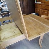 Folding table