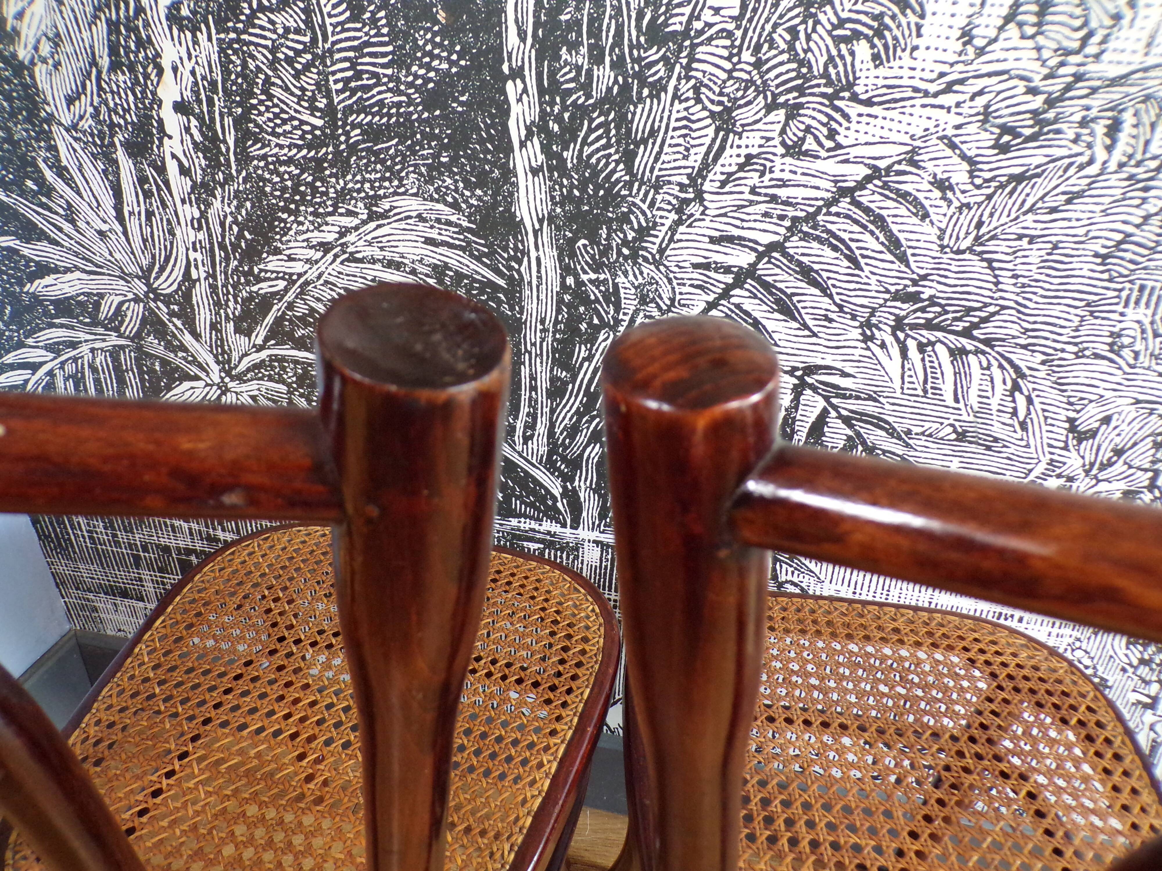 2 old Mundus bistro chairs