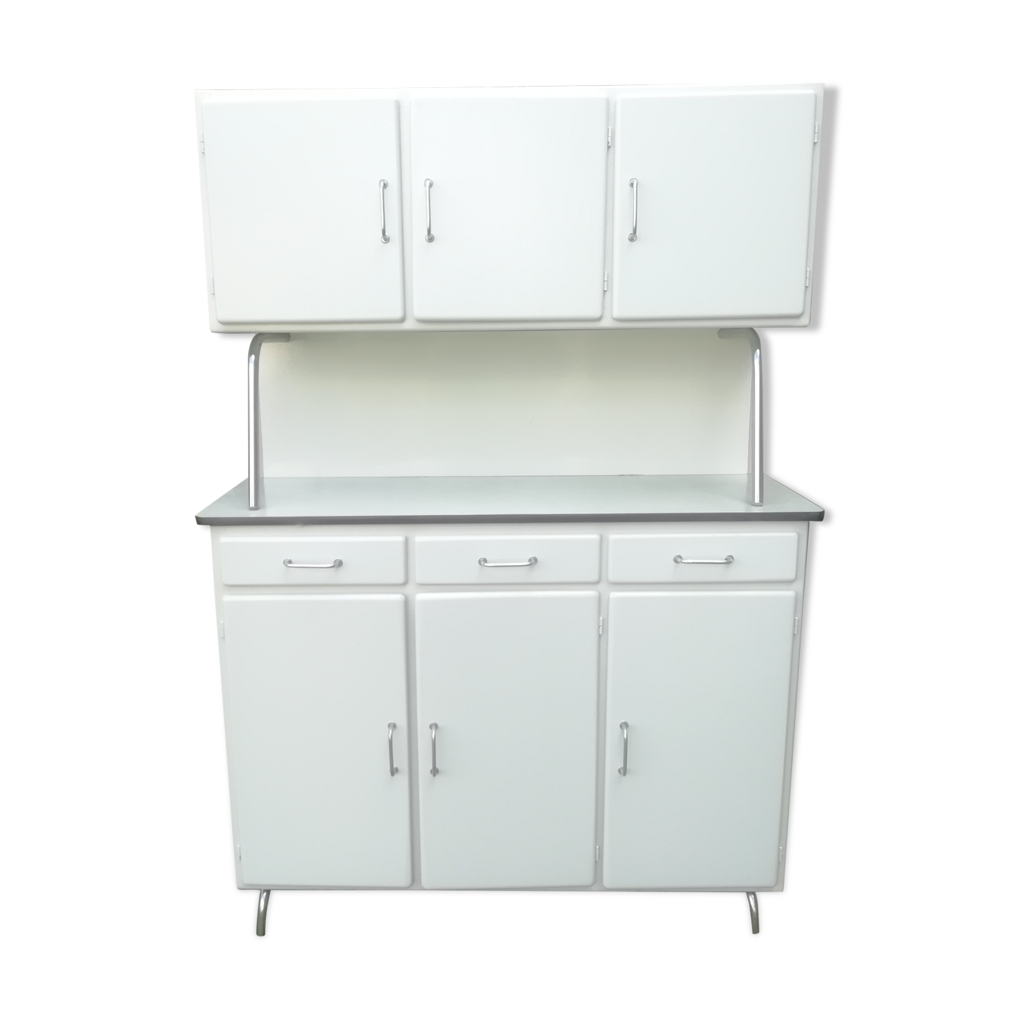 Buffet mado with table and stools