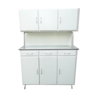 Buffet mado with table and stools
