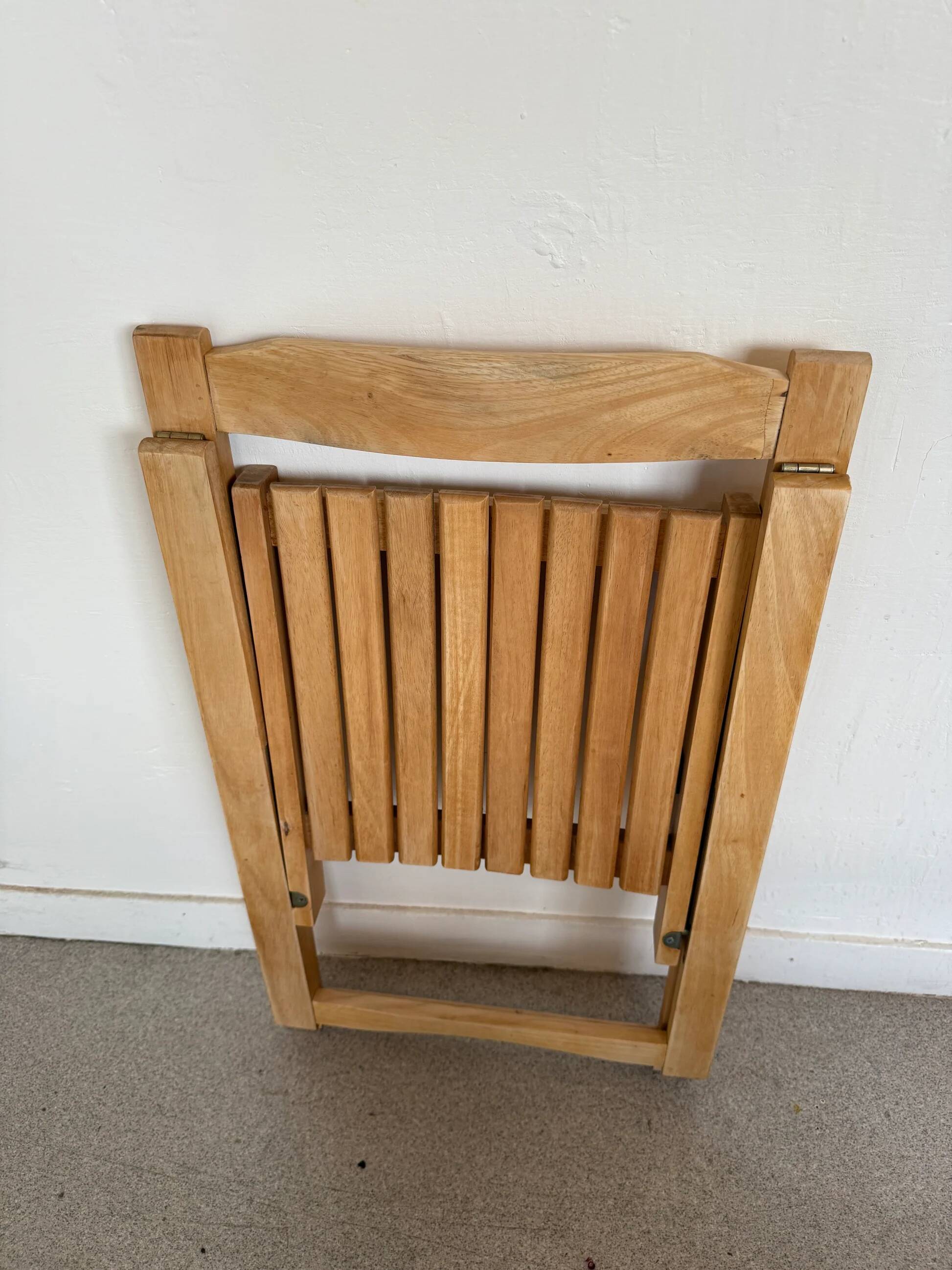 Wooden folding chair