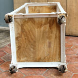 Industrial stele on wheels