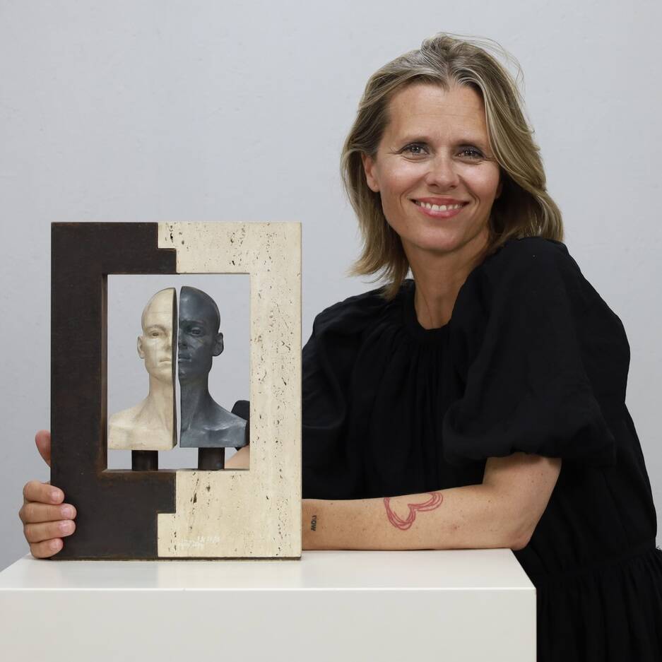Sculpture “Two = One” by Josep Bofill, 1995