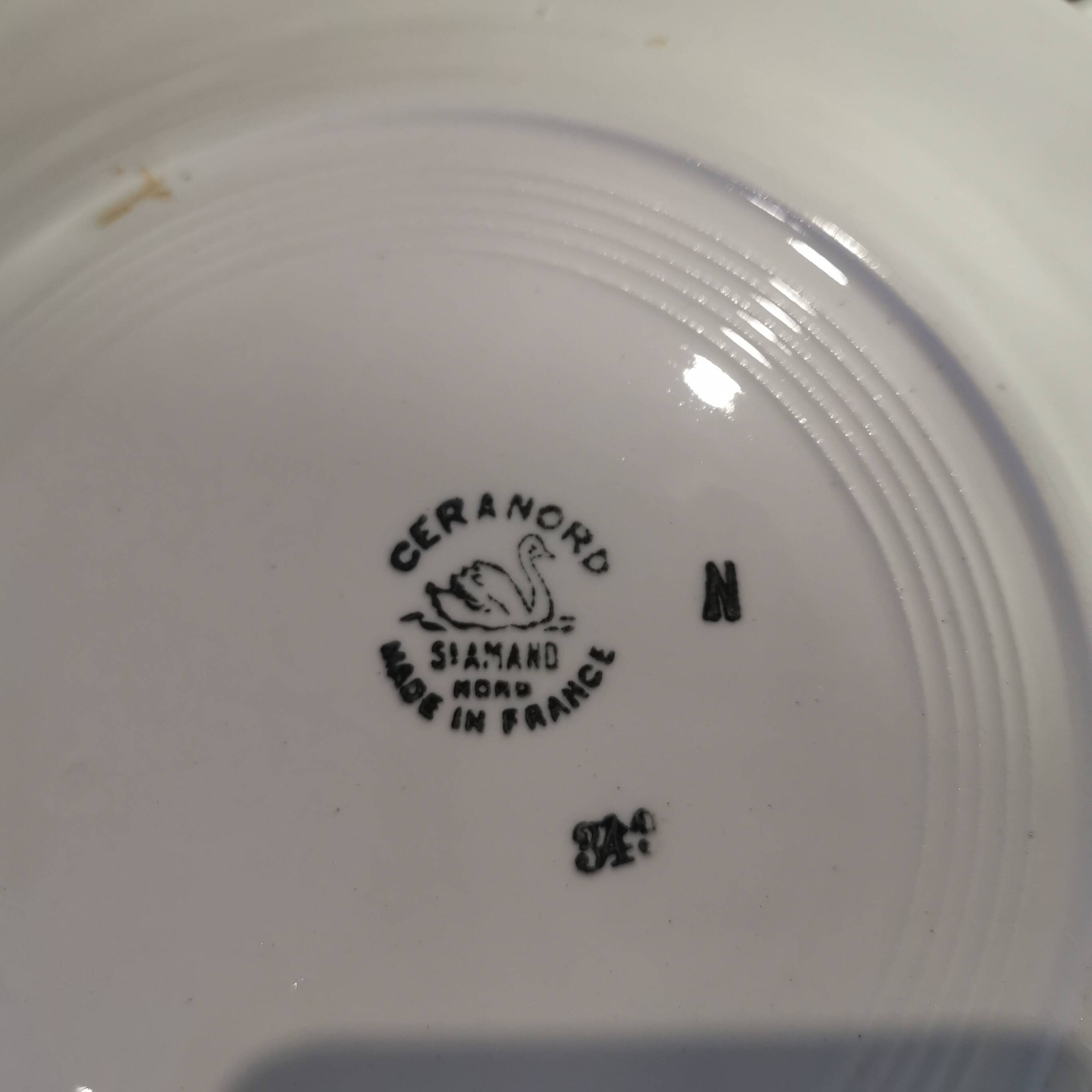 Series of 6 Saint Amand flat plates Ceranord France