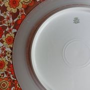 Plat de service en porcelaine de Limoges William Guérin et Compagnie