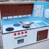 Miniature kitchen in screen-printed sheet metal