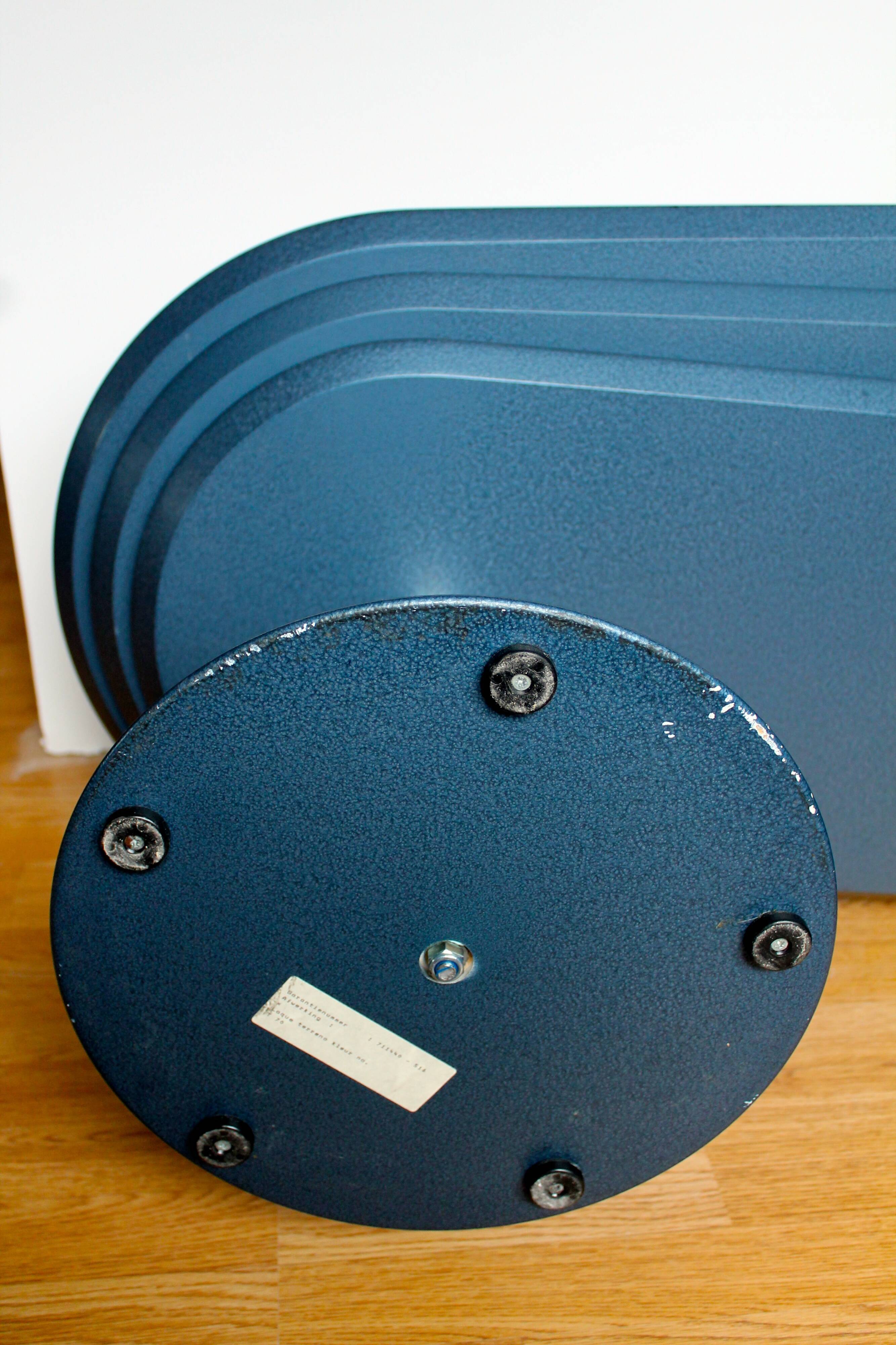 Low years 80,3 trays swivel table