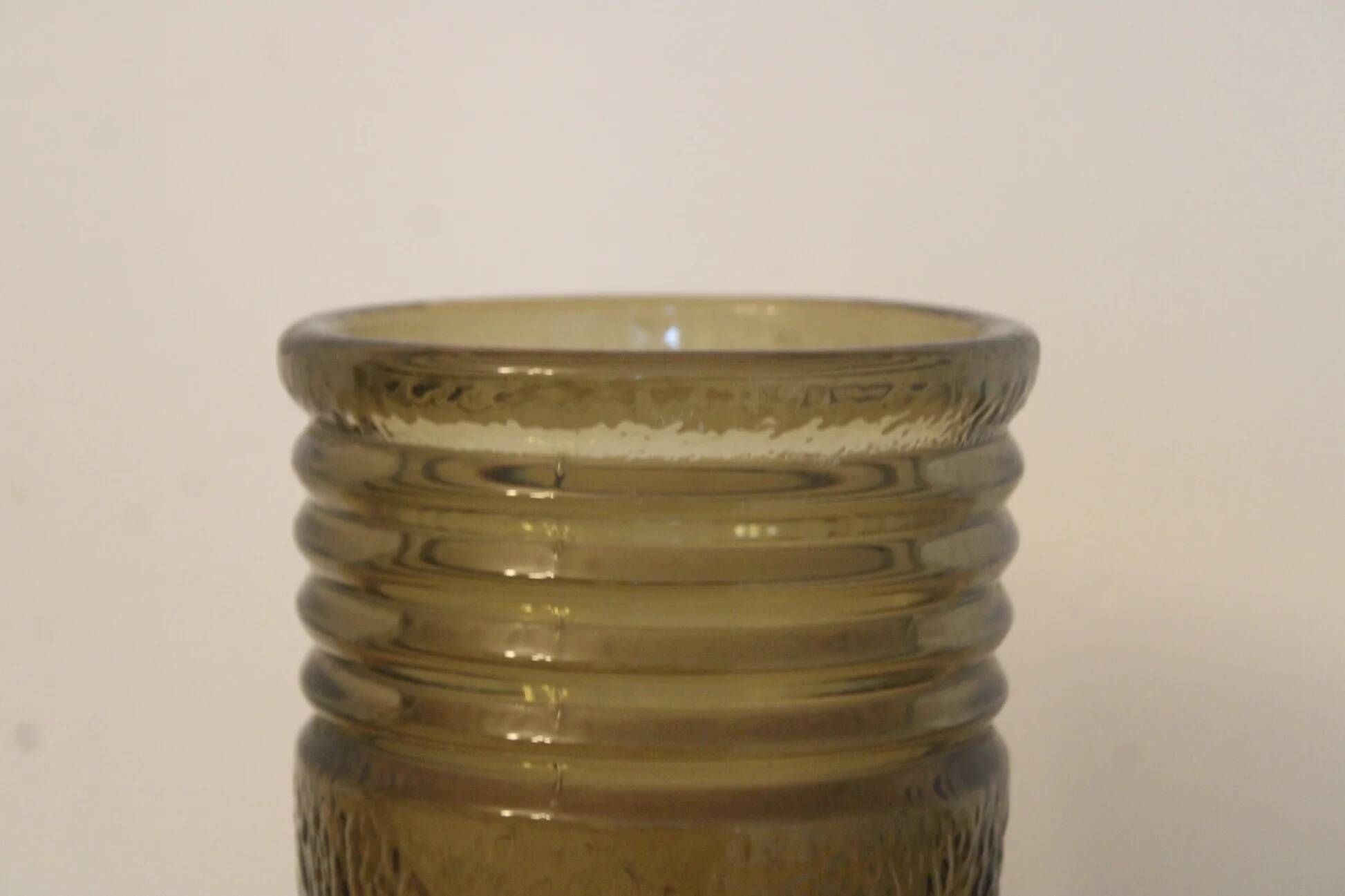 Vintage olive green smoked glass vase – Textured relief decoration – H19 cm