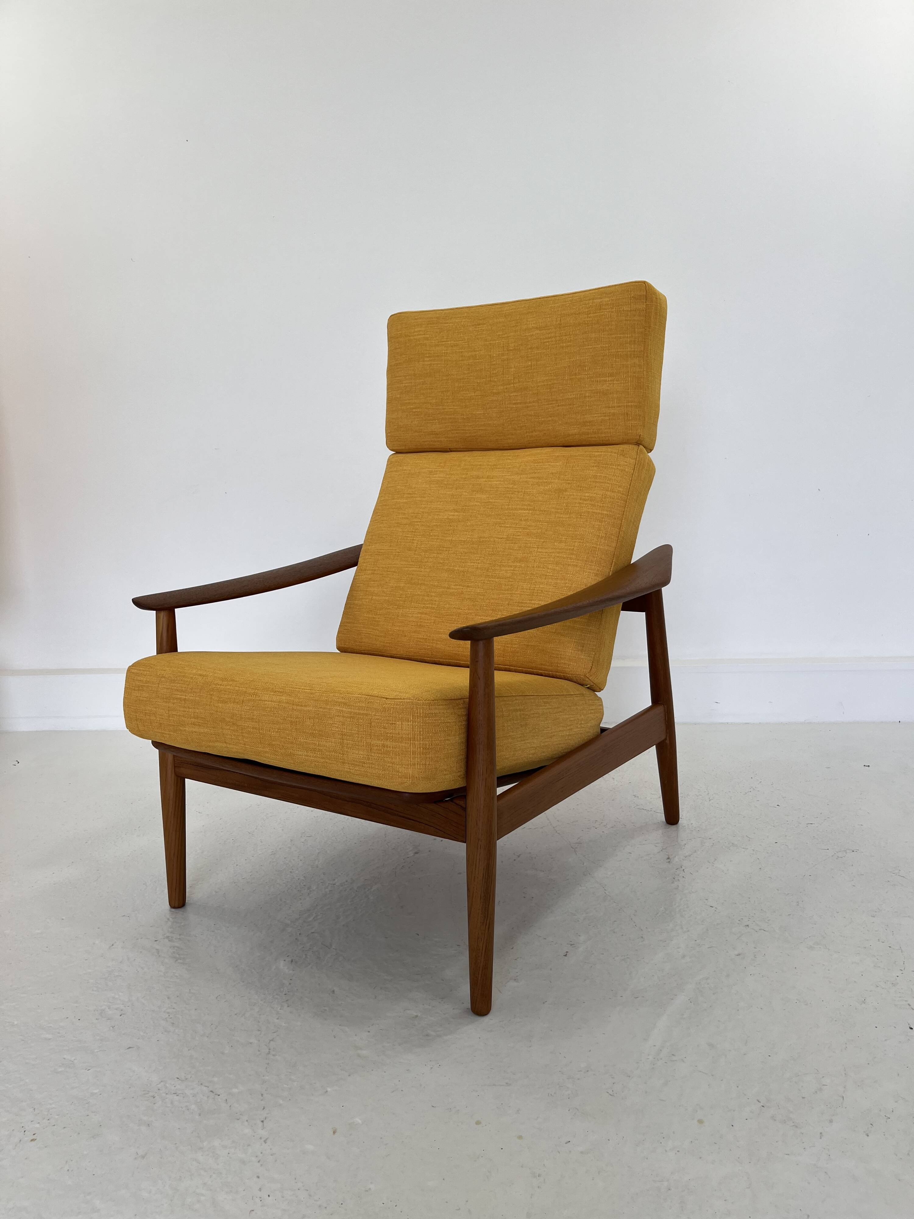 Fauteuil FD 164 en teck par Arne Vodder pour France & Son