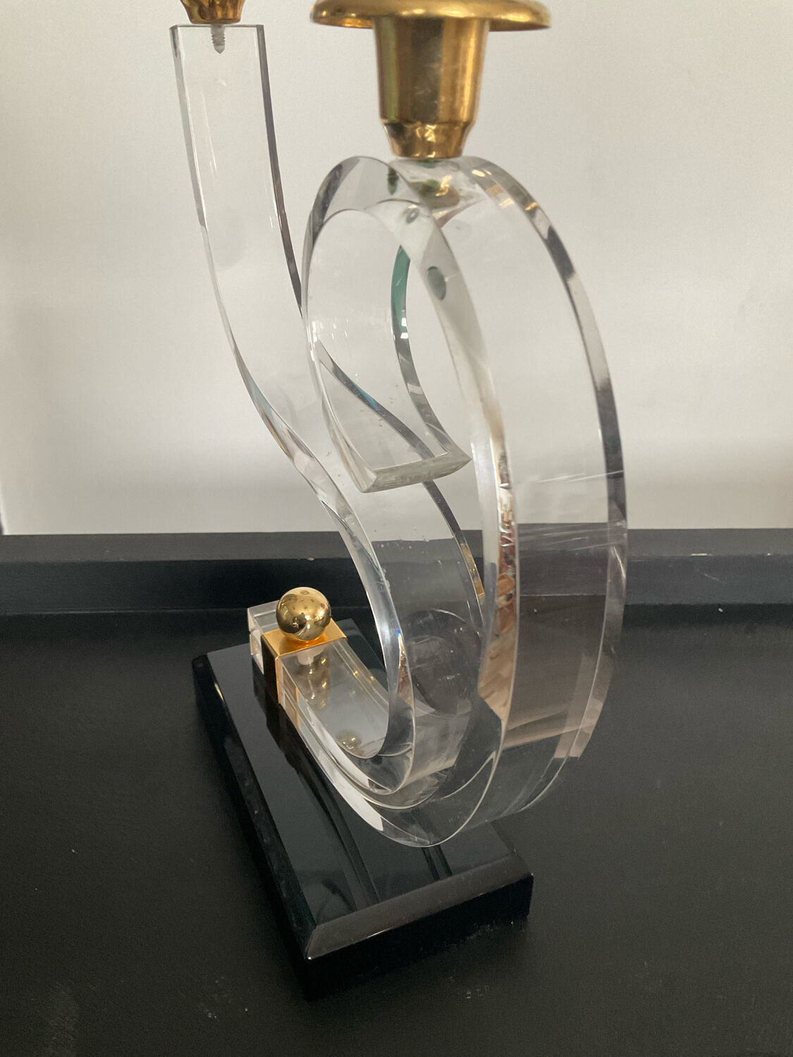 Pair of Hollywood Regency candlesticks in lucite and brass