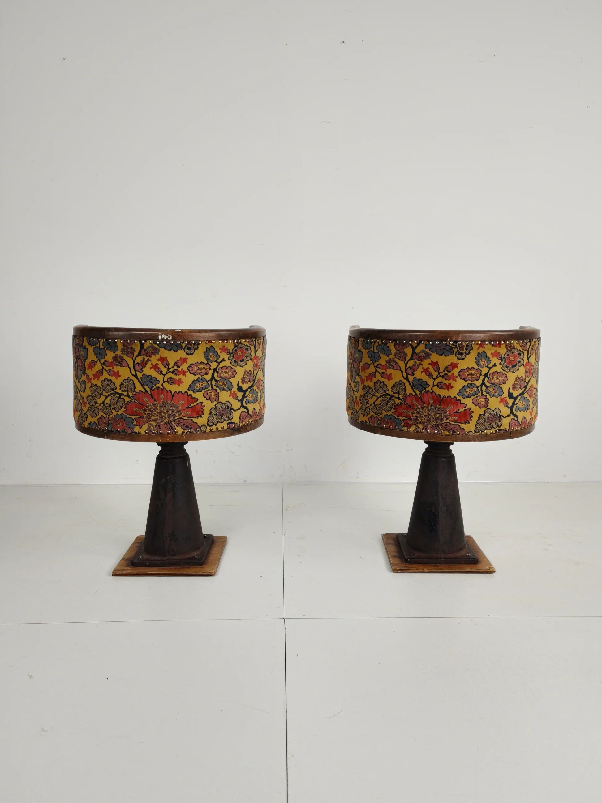 Chaises de bateau pivotantes uniques | Circa 1900–1920