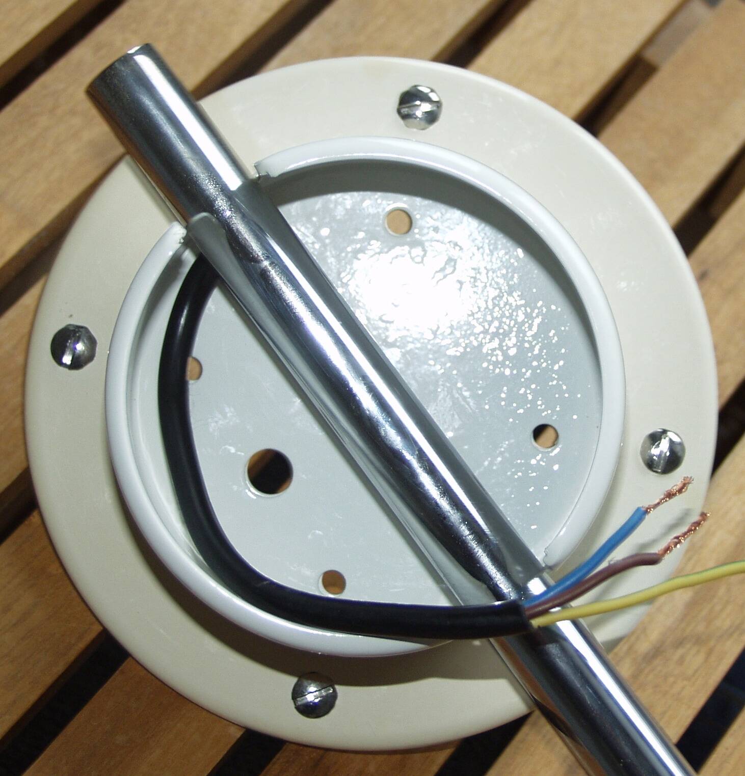 Luminaire "Mezzaluna" designed by Bruno Gecchelin ('75) / Ceiling light or wall light