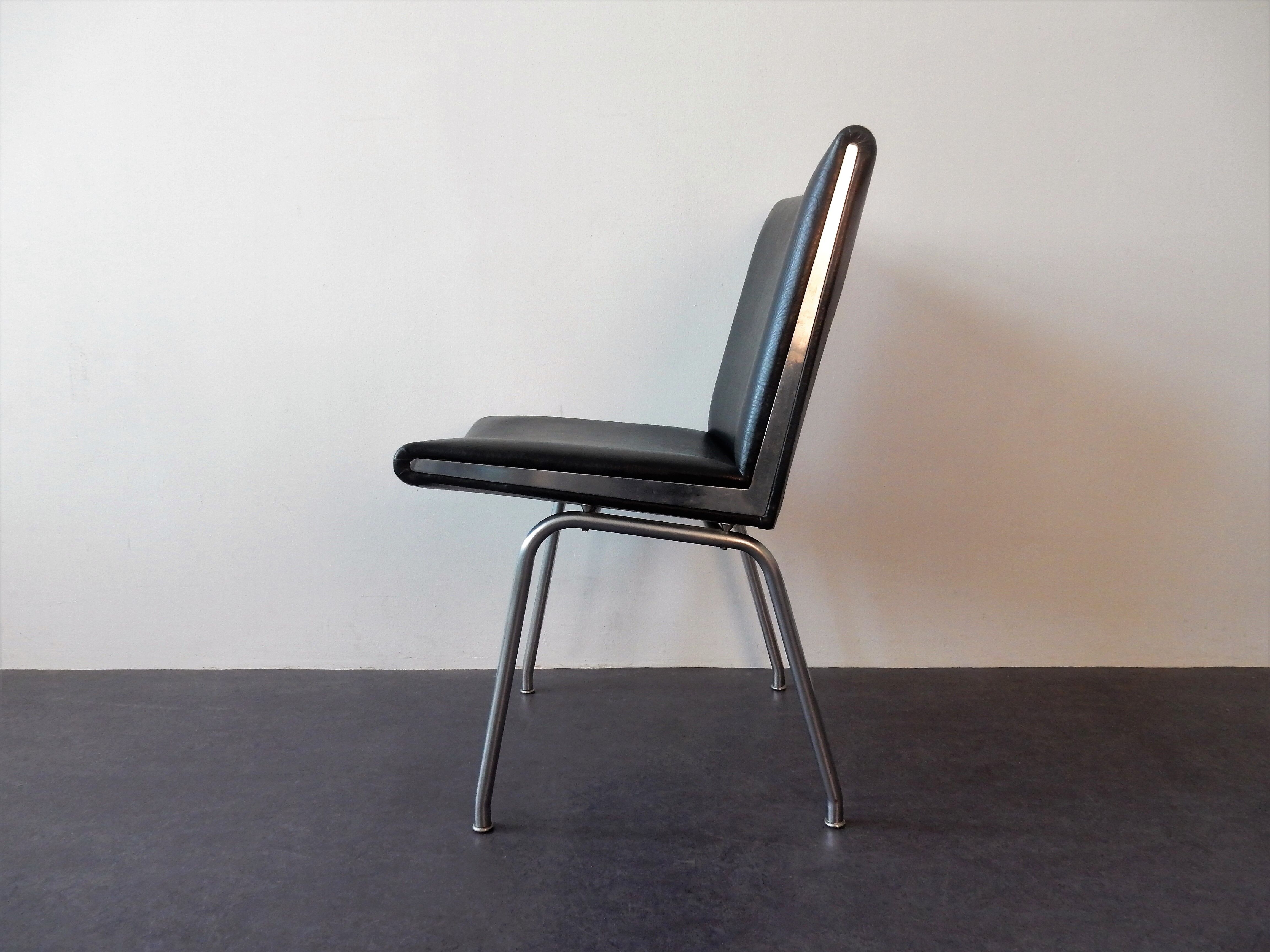 Set of 4 danish AP 40 airport chairs by Hans J. Wegner for A.P. Stolen, 1960