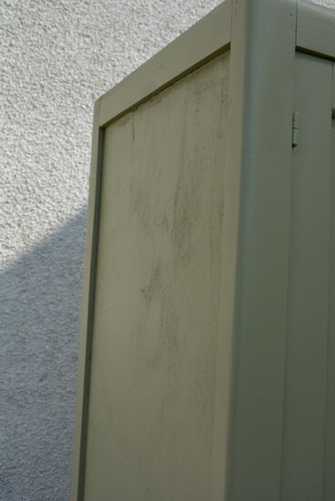 Armoire parisienne vert olive