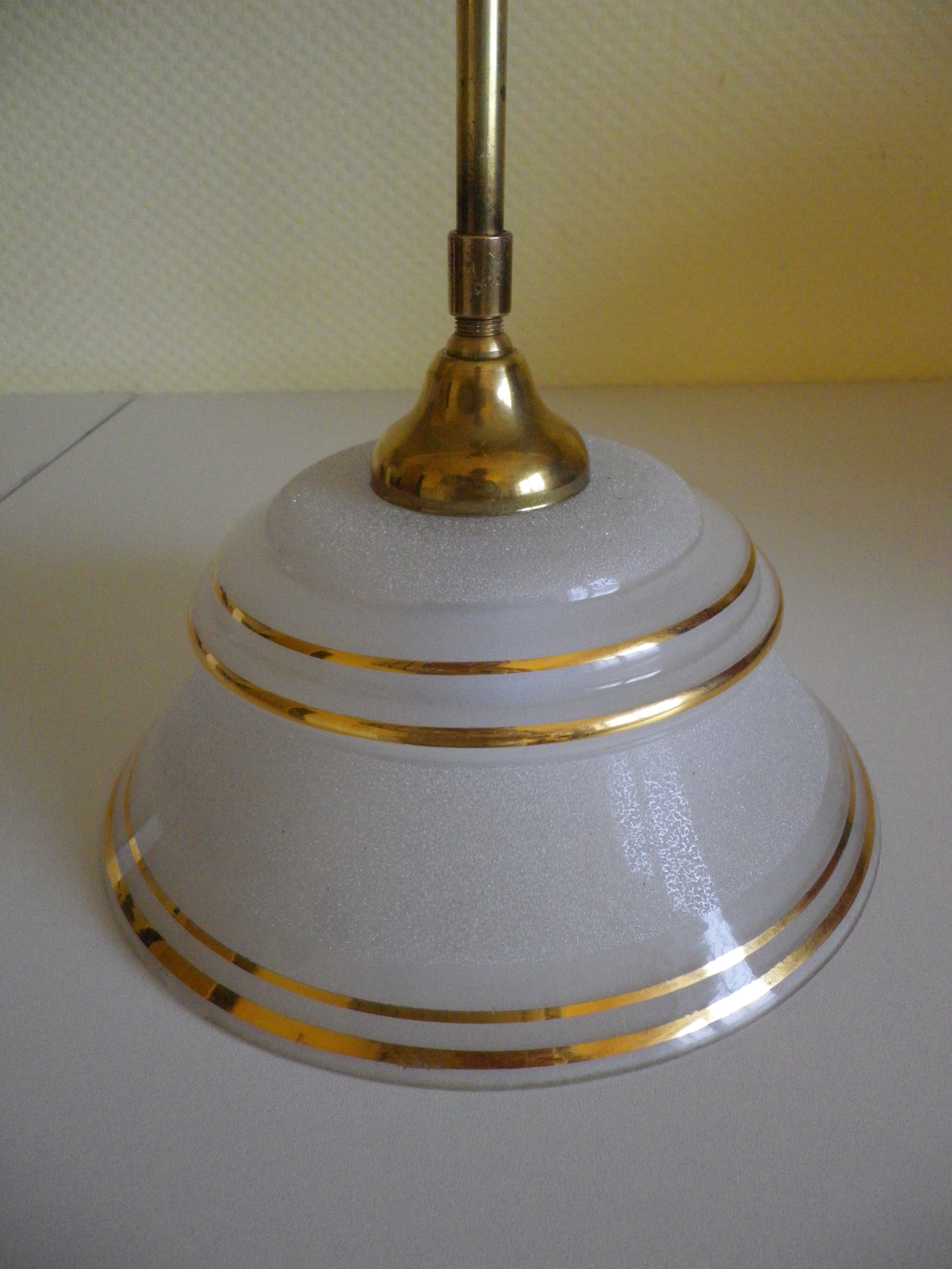 Suspension in brass and glass opaque granulated 1960s/1970s