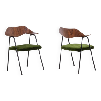 Robin Day. Fauteuil en métal noir et contreplaqué courbé. Années 1950.