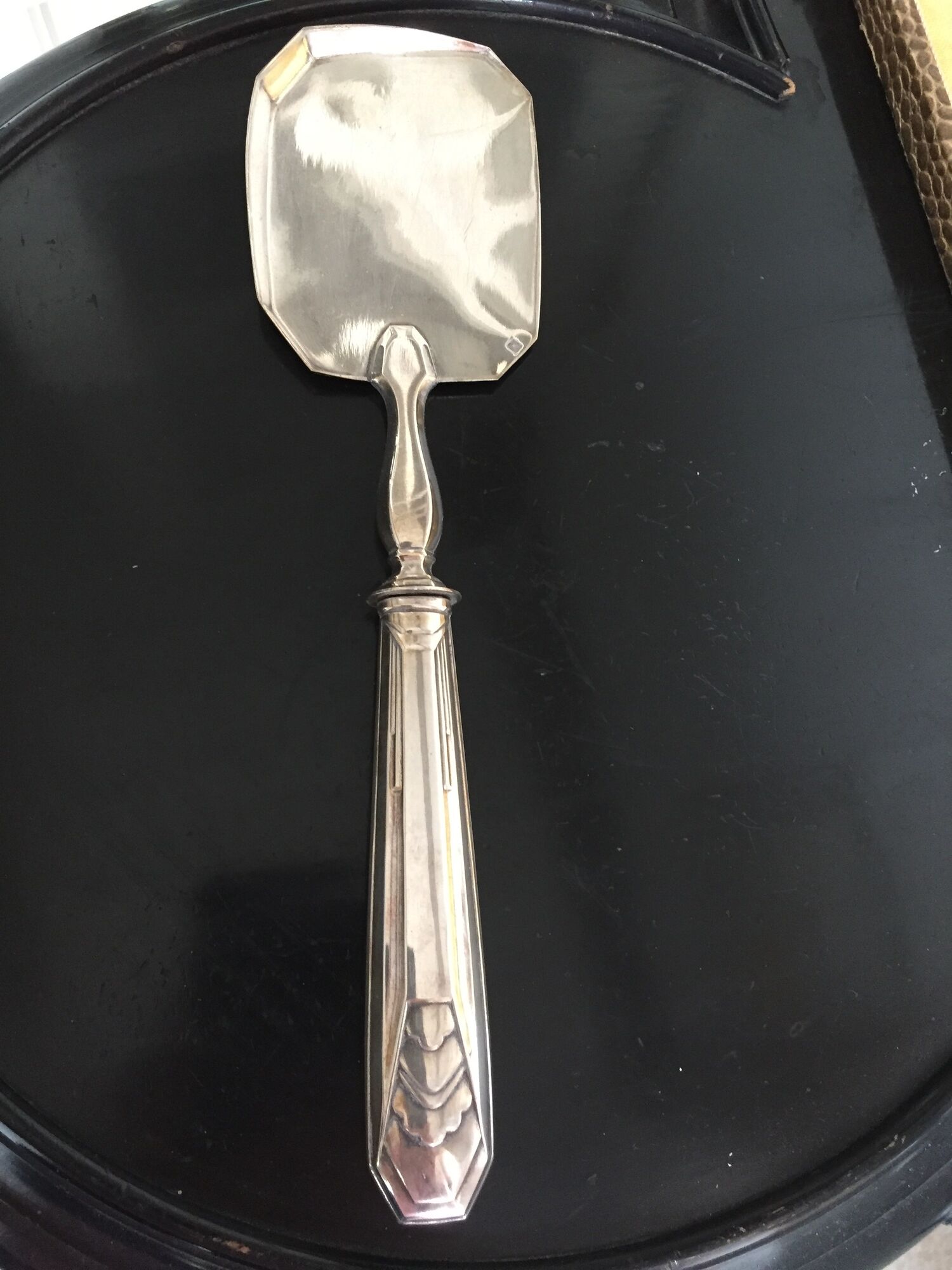 Art Deco dessert service covers in silver metal