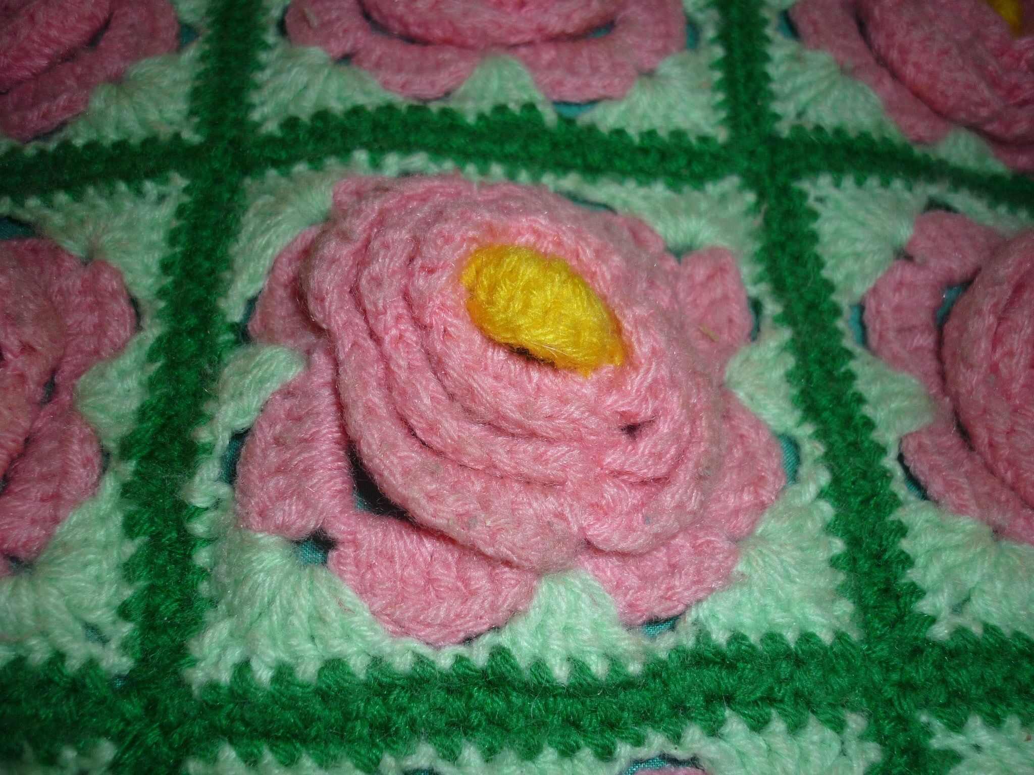 Cushion hook green pink yellow 40x40