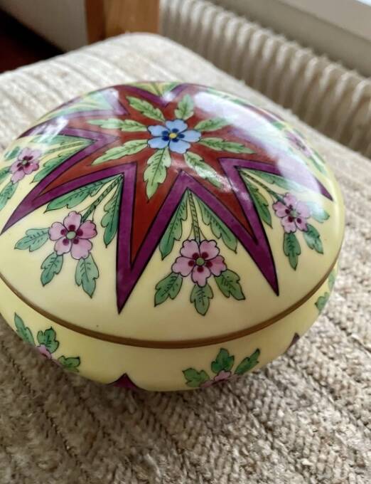 Bonbonnière Art Déco 1920- 1930 Porcelaine de Limoges peinte à la main
