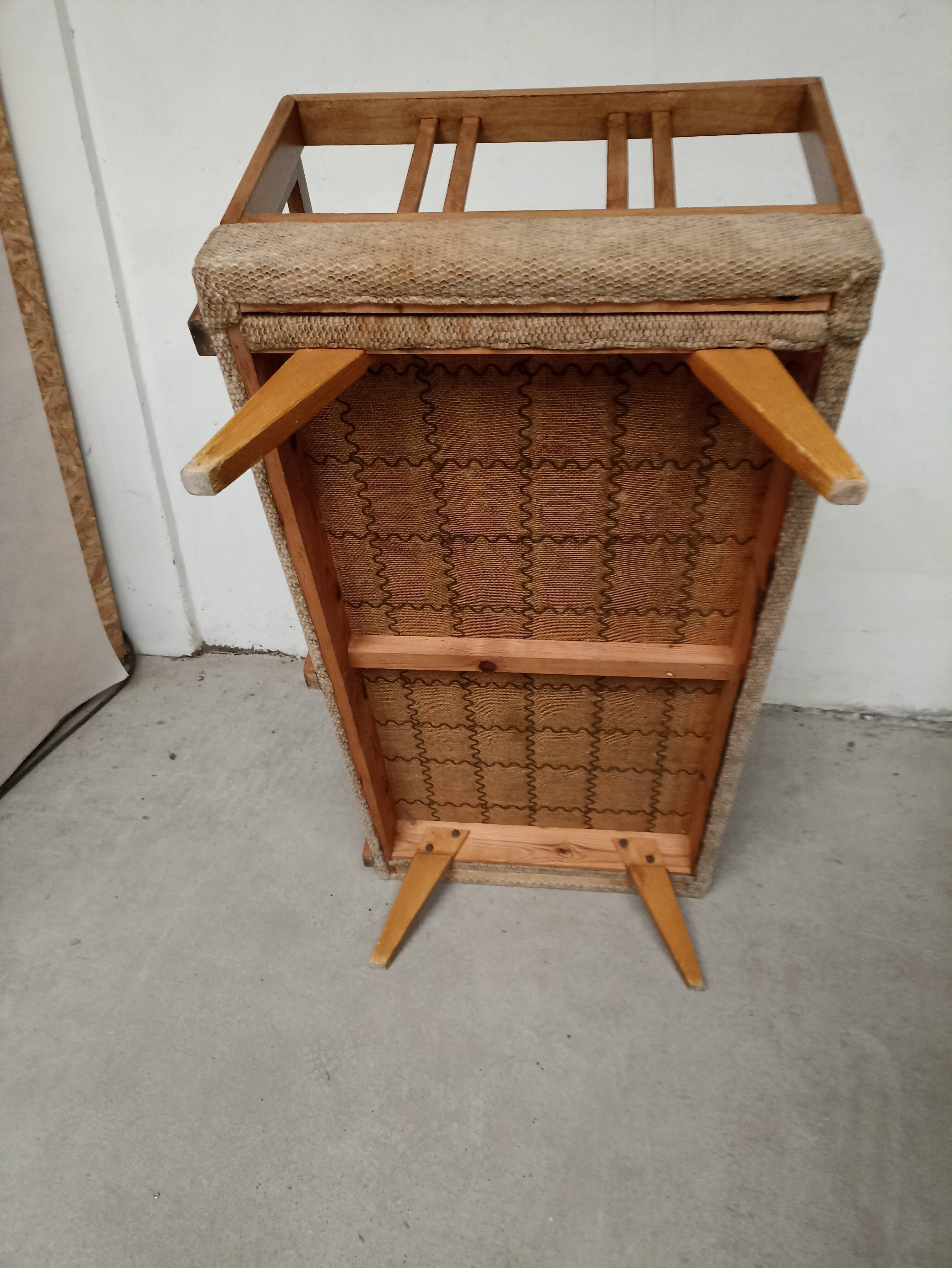 Vintage 2-seater sofa