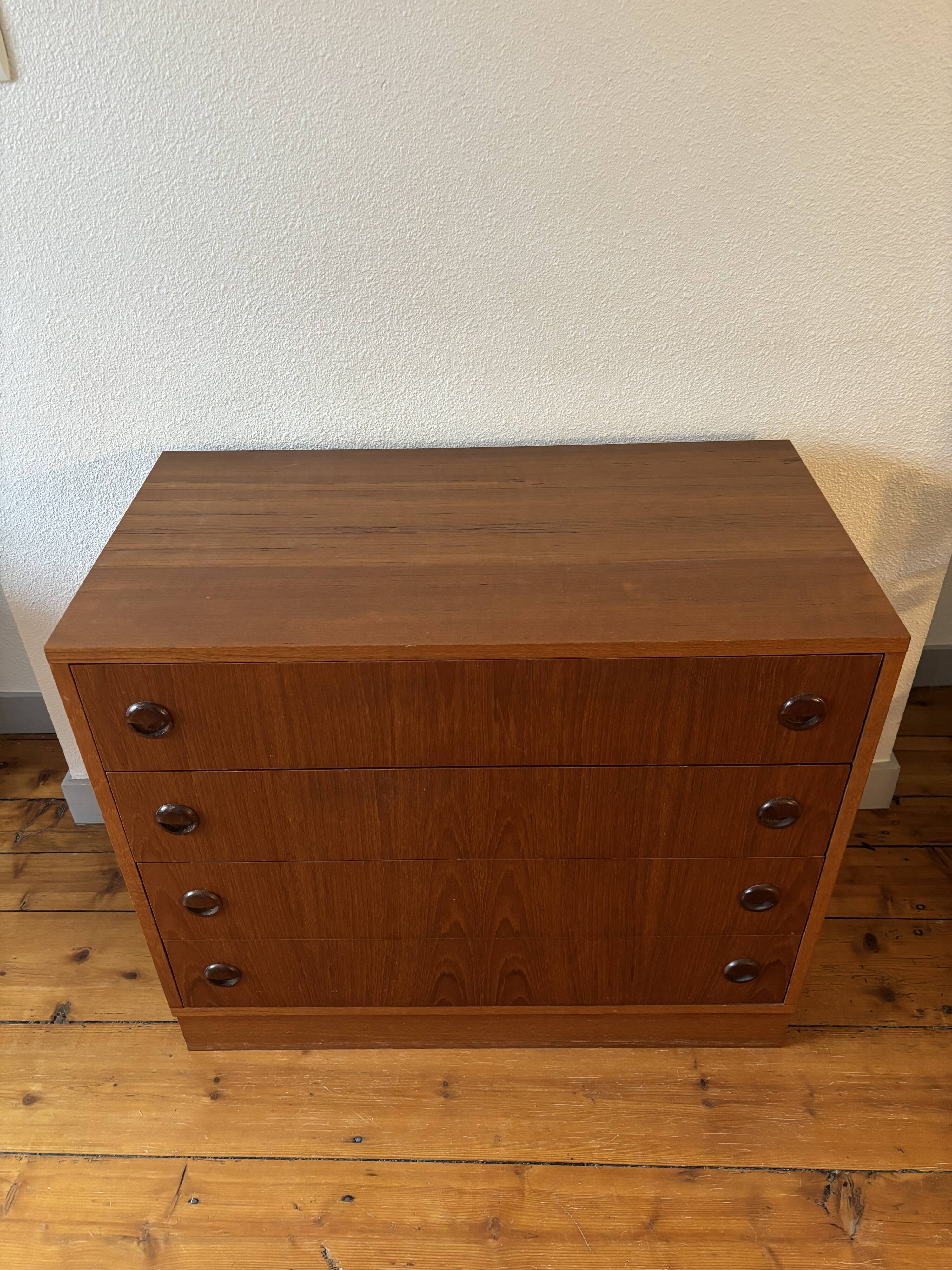 Scandinavian teak chest of drawers, 1960.