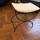 Tabouret curule en fer forgé noir
