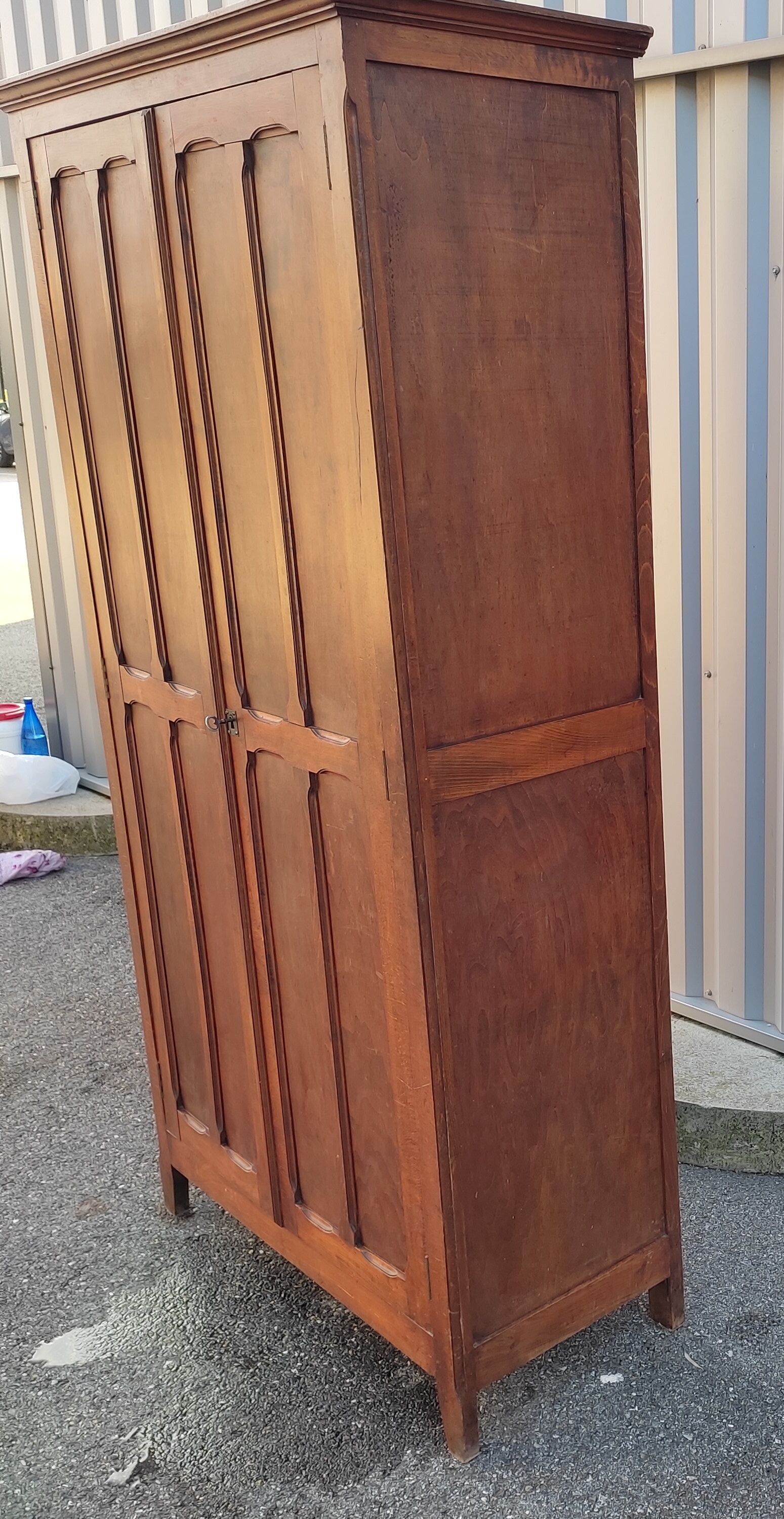Armoire parisienne
