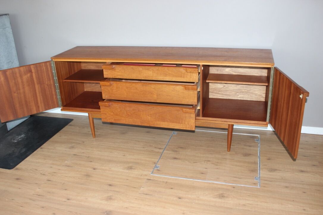 Vintage Scandinavian style teak line by Austinsuite 60s