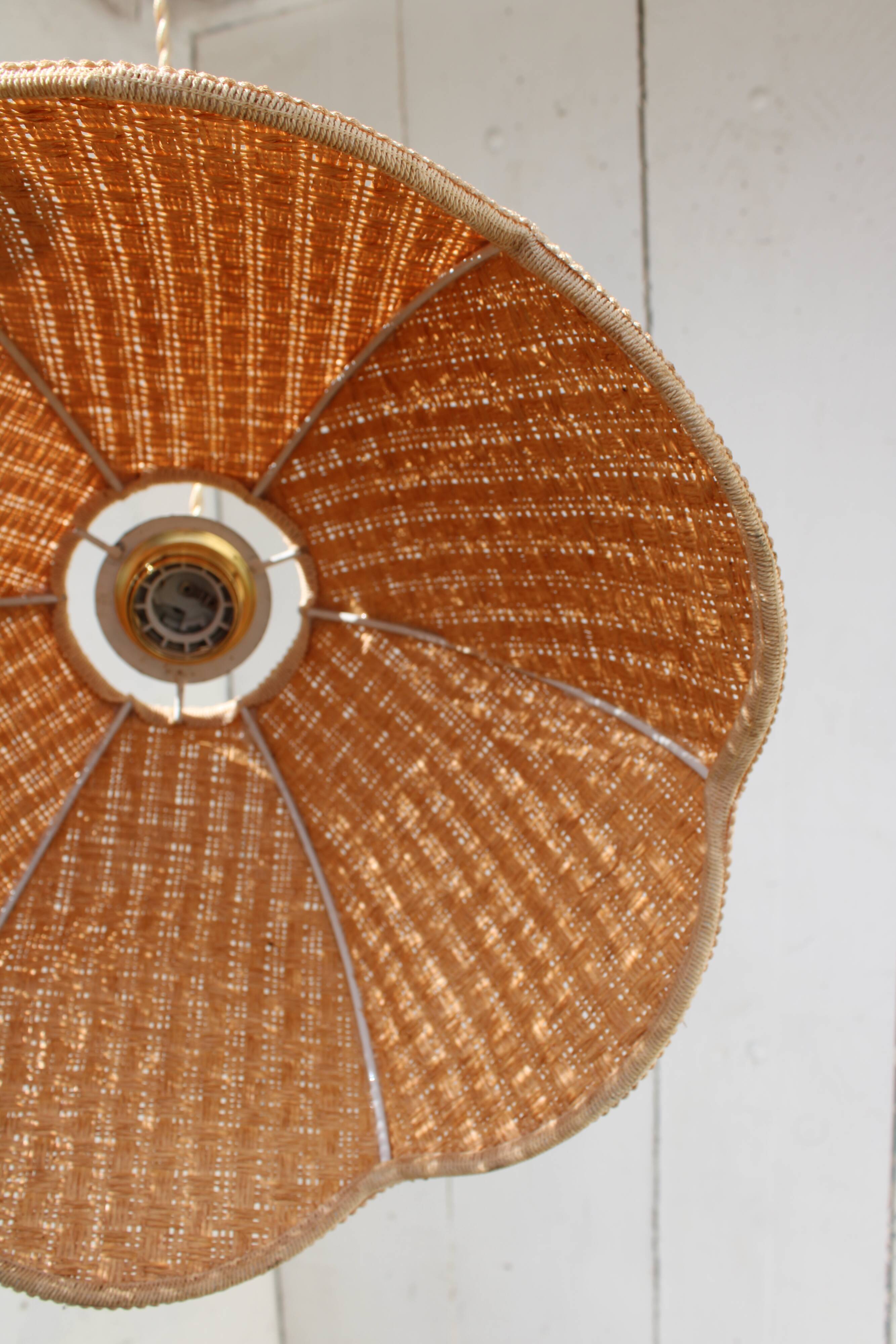 Realectrified rattan flower suspension