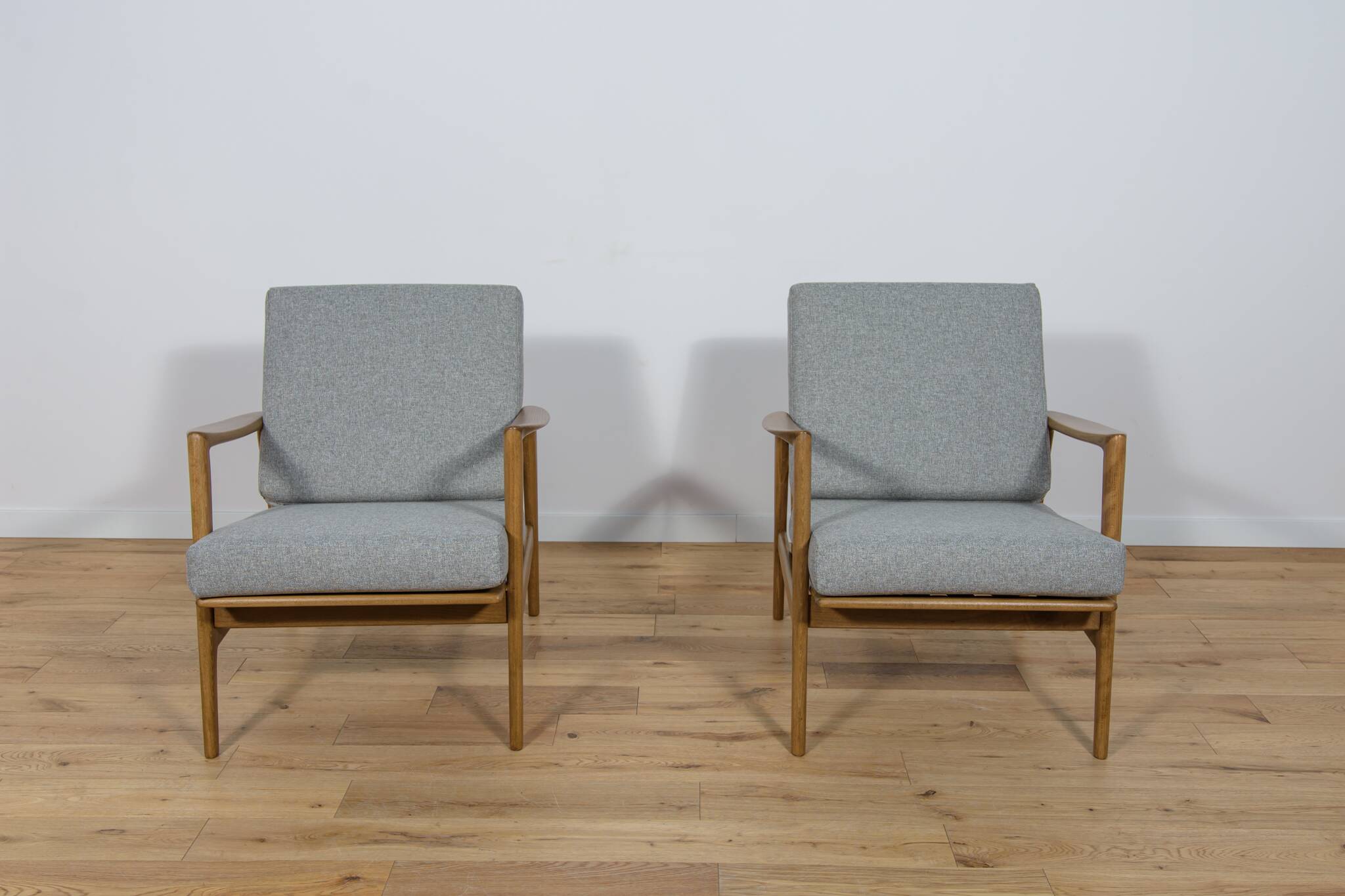 Model 300-139 Armchairs from Swarzędz Factory, 1960s, Set of 2