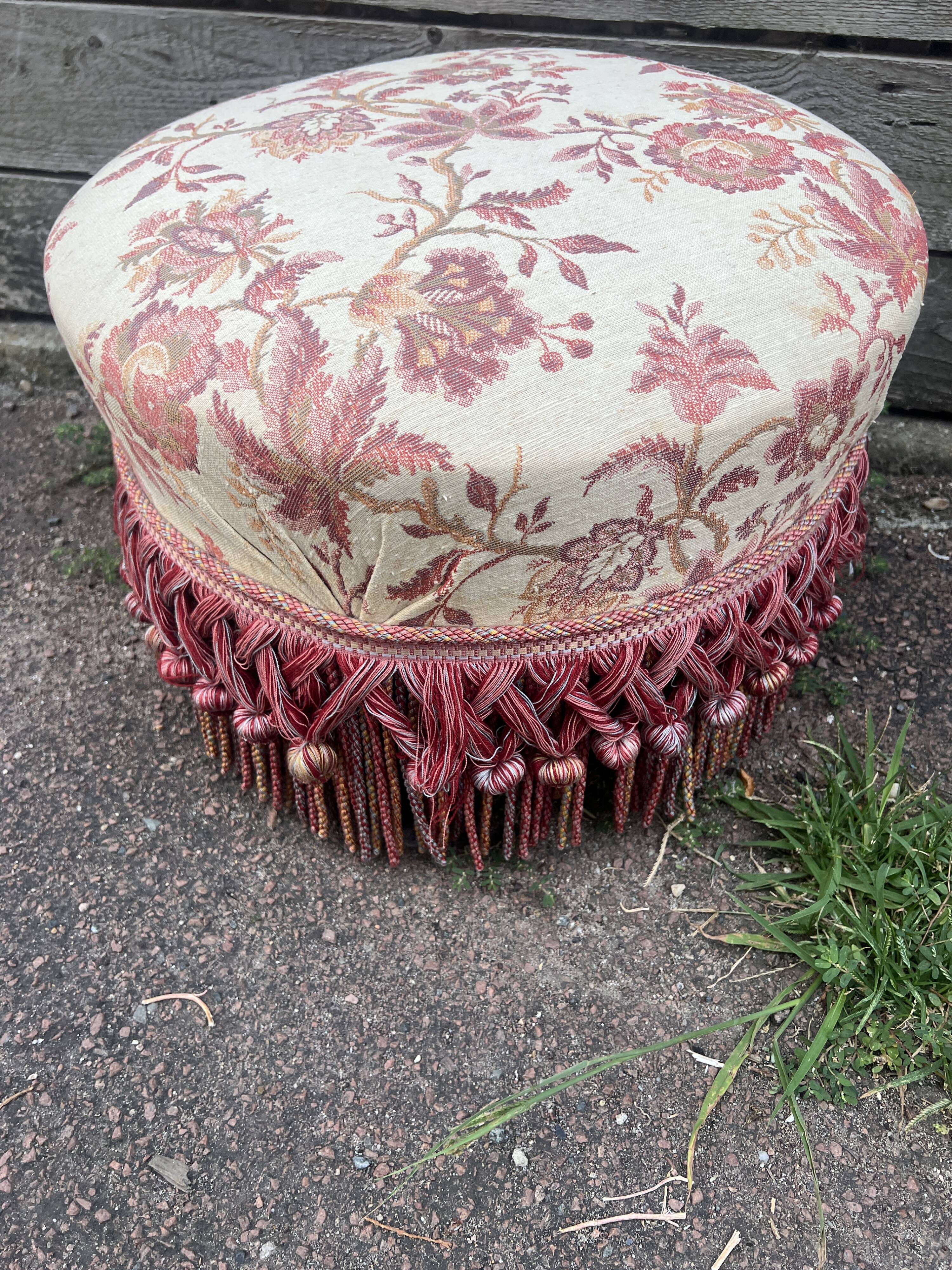 Armchair and pouf in Napoleon III style, Jean Roche