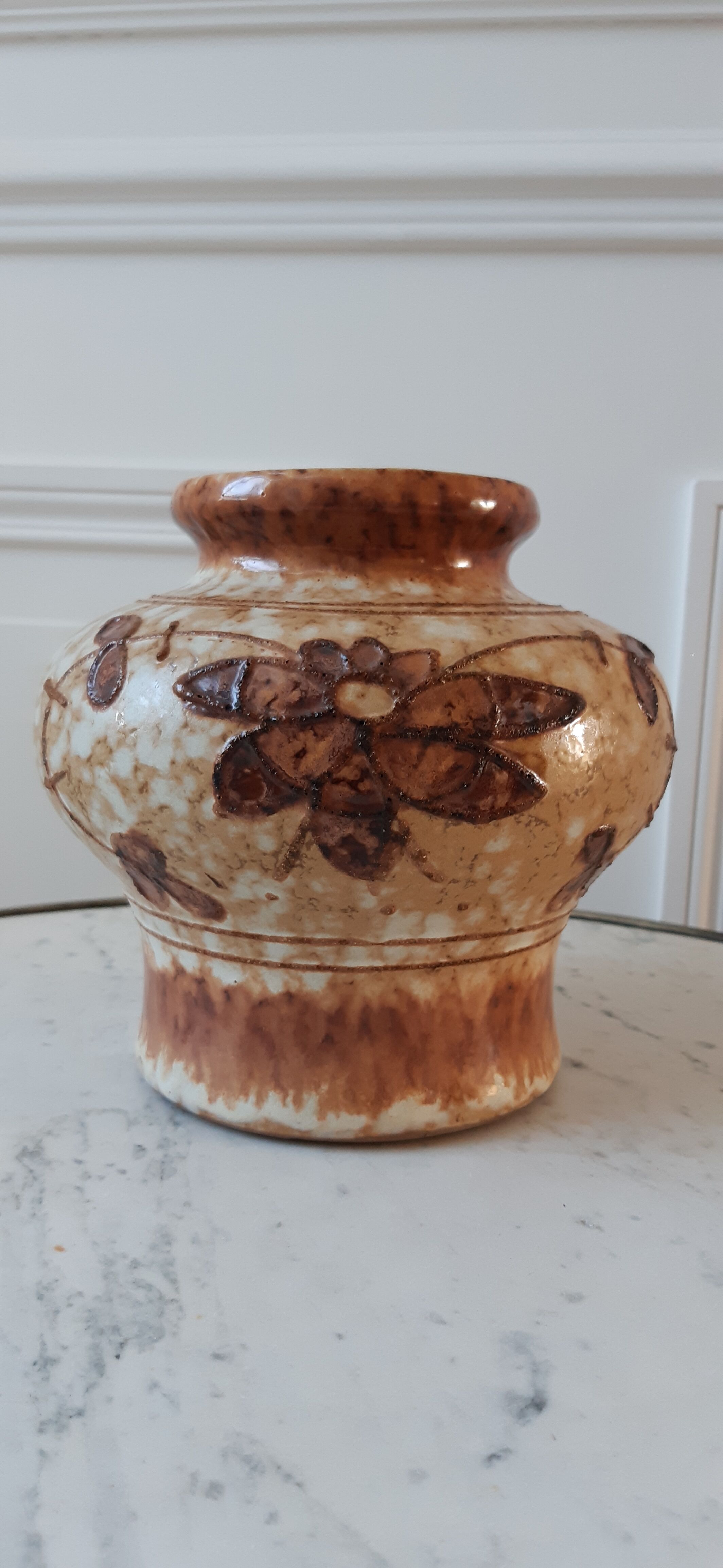 Vase en grès céramique années 60-70 signé
