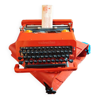 Machine à écrire Olivetti Valentine